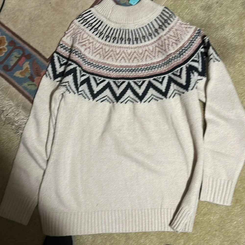 NWT women’s Maurice’s sweater size XL mock neck pearl detail - Picture 4 of 4